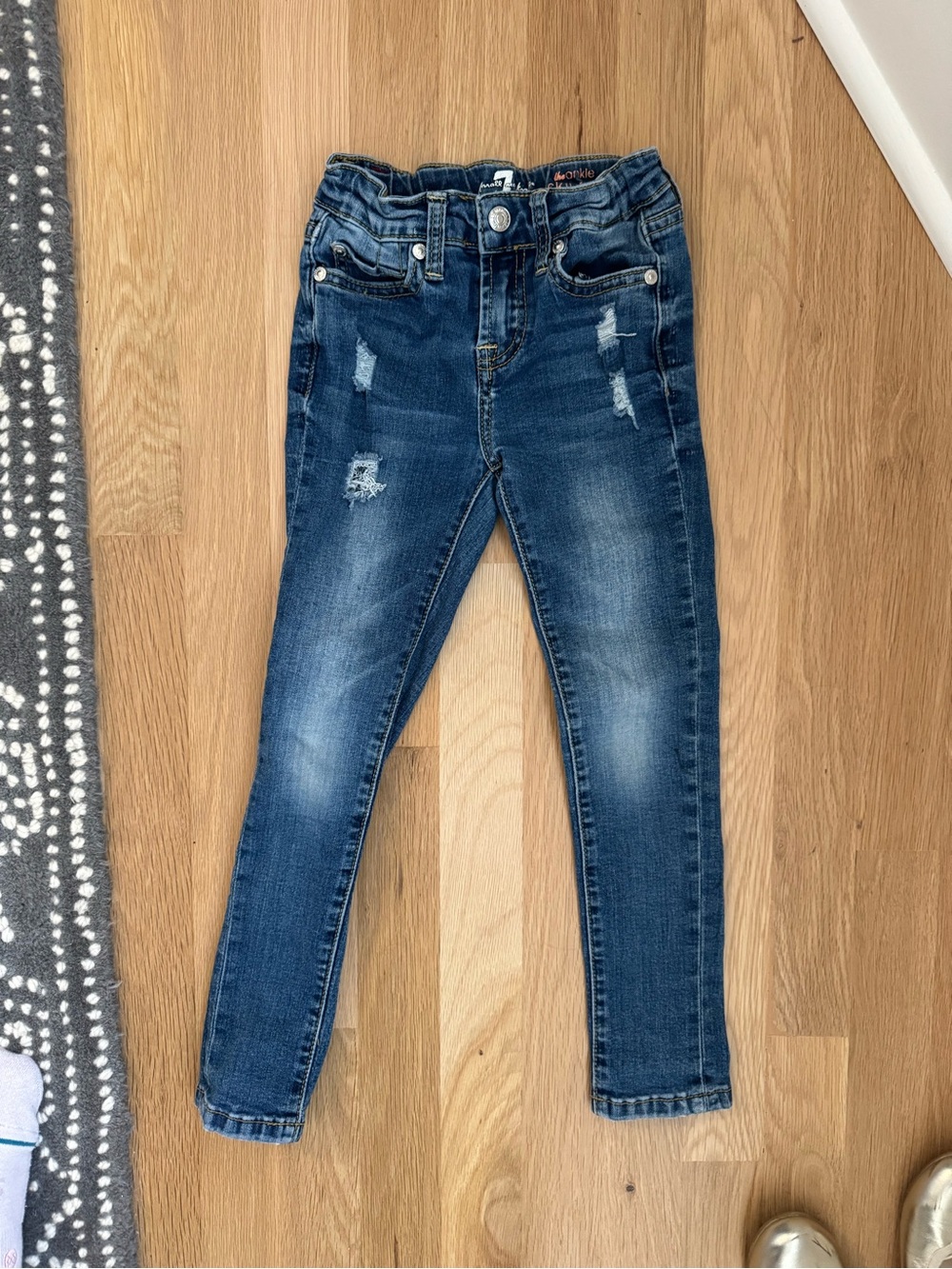 Girls Distressed 7forAllMankind Skinny Jeans
